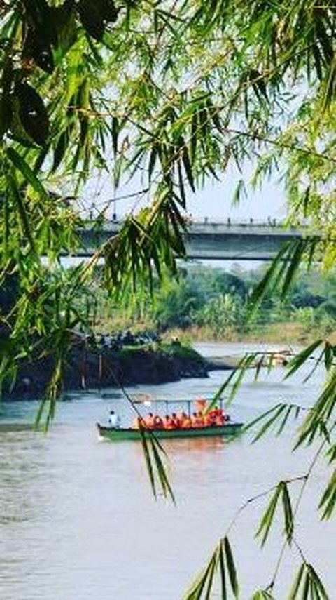 Serunya Naik Perahu Susur Sungai Klawing di Purbalingga, HTM Terjangkau