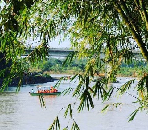 Serunya Naik Perahu Susur Sungai Klawing di Purbalingga, HTM Terjangkau