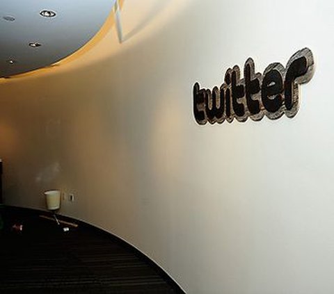 Perusahaan ini dikelola oleh Twitter in Corporation yang berbasis di San Francisco. Gaji rata-rata karyawannya mencapai Rp2,4 miliar.