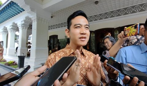 Berdasarkan penelusuran agenda Wali Kota Solo hari ini, putra sulung Presiden Joko Widodo itu juga tak memiliki kegiatan.