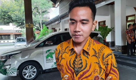 Bahkan, sejak Sabtu hingga Minggu kemarin, tidak ada agenda Wali Kota Solo yang dibagikan oleh Bagian Humas dan Protokol Pemkot Solo. Hanya agenda Wakil Wali Kota saja yang ada.