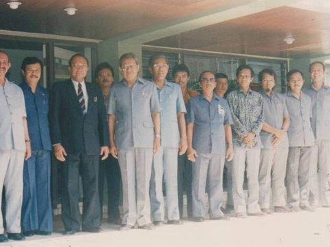 Foto-Foto Masa Muda Menko Polhukam Mahfud Md, Ada yang Rambut Masih Panjang Ikal