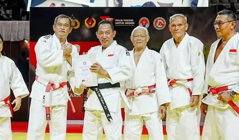 Kapolri Listyo Sigit sempat menampilkan kemampuan judo.