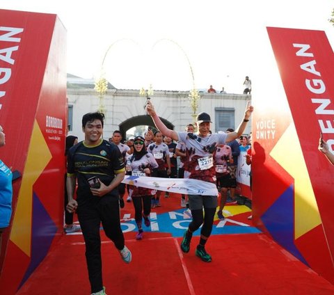 Meriahkan Bank Jateng Friendship Run 2023, Intip Keseruan Ganjar Pranowo Lari Keliling Jogja