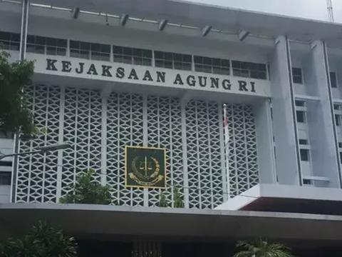 Kamis, Maqdir Pastikan Bawa Rp27 Miliar Hasil Pengembalian Kasus BTS ke Kejagung