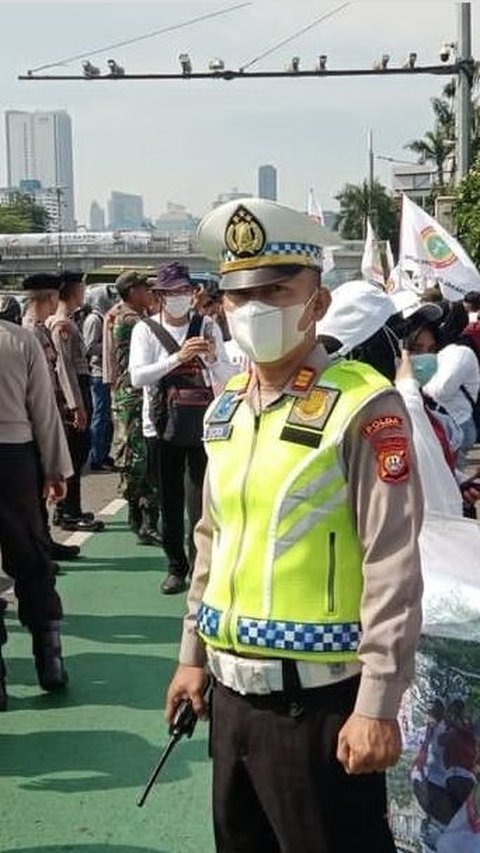 Nakes Demo Gedung DPR Jelang Pengesahan RUU Kesehatan, Simak Pengalihan Arus Kawasan Senayan
