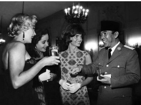 Potret Soekarno dengan Publik Figur Wanita Amerika Serikat