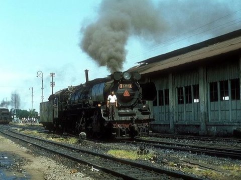 Penampakan Stasiun Madiun Tahun 1980