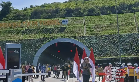Peresmian jalan tol dilakukan di terowongan twin tunnel Tol Cisumdawu KM 169