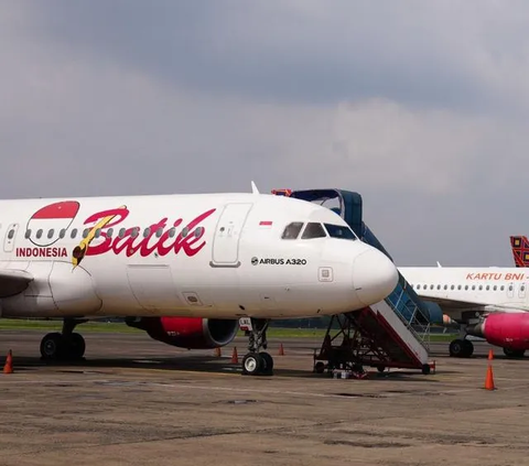 Saat pemeriksaan dilakukan, yang bersangkutan juga didampingi pihak Batik Air. Setelah dilakukan pemeriksaan, pihak Imigrasi akhirnya membubuhkan stampel dan WNA tersebut bisa masuk ke Bali.