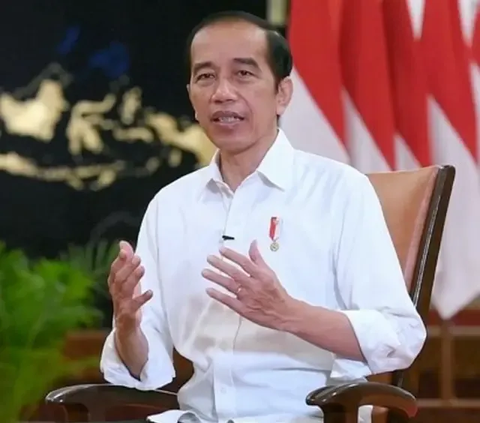 Presiden Joko Widodo (Jokowi) mengatakan, jika foto dirinya tidak hanya dipasang dengan Ketua Umum Partai Gerindra Prabowo Subianto. Namun, dipasang juga oleh PDIP, PSI, hingga NasDem.