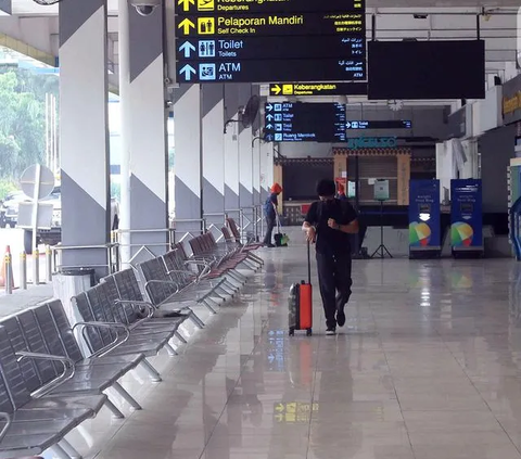 VIDEO: Anggota DPR Gerindra Minta Bandara Halim Ditutup, 