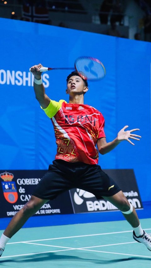 Pada ajang Kejuaraan Bulu Tangkis Asia Junior 2023, Alwi dipercaya menjadi kapten Indonesia.