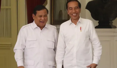 Jokowi menjelaskan, fotonya juga terpasang dengan PDI Perjuangan, Partai Solidaritas Indonesia (PSI), hingga NasDem.