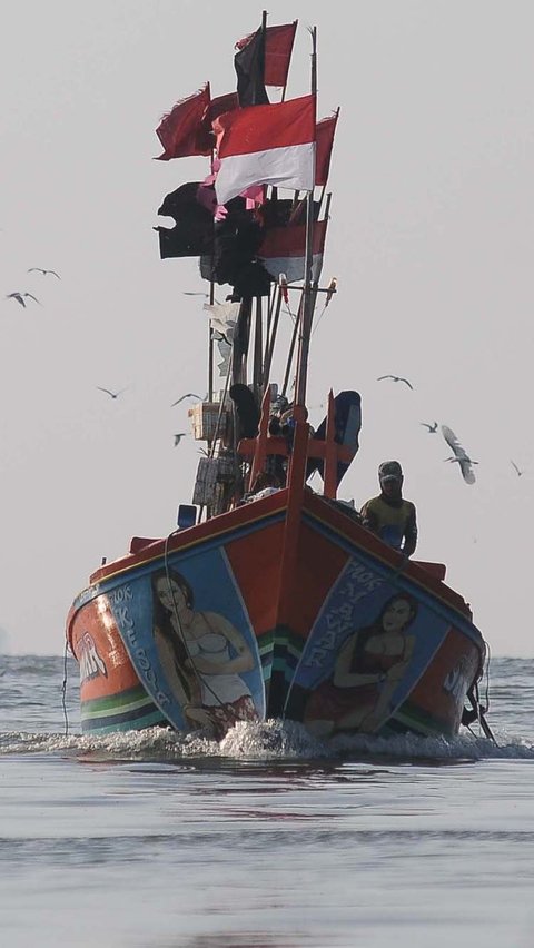 FOTO: Resah Nelayan Muara Angke Terdampak Reklamasi di Teluk Jakarta, Kini Melaut Makin Jauh
