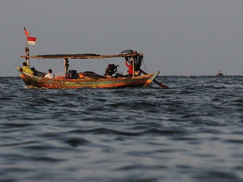 FOTO: Resah Nelayan Muara Angke Terdampak Reklamasi di Teluk Jakarta, Kini Melaut Makin Jauh