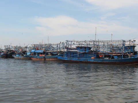 FOTO: Resah Nelayan Muara Angke Terdampak Reklamasi di Teluk Jakarta, Kini Melaut Makin Jauh