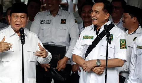 Survei LSI menunjukkan, Prabowo Subianto berhasil meraup dukungan sebesar 35,8 persen, diikuti oleh capres dari partai PDI Perjuangan, Ganjar Pranowo yang meraih suara sebesar 32,2 persen dan capres dari Koalisi Perubahan, Anies Baswedan dengan total elektabilitas mencapai 21,4 persen.