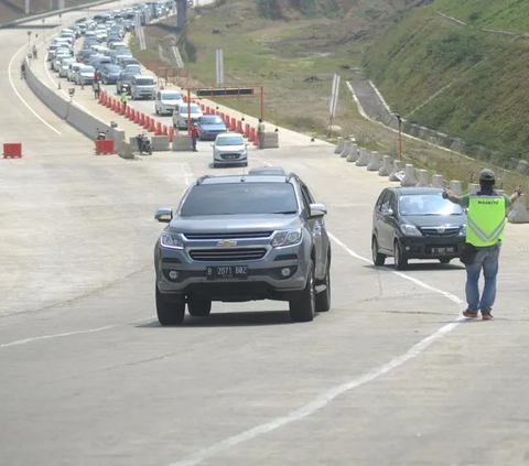 Kementerian Pekerjaan Umum dan Perumahan Rakyat (PUPR) mendesak percepatan pengerjaan ruas Jalan Tol Bogor-Ciawi-Sukabumi (Tol Bocimi) Seksi II Cigombong-Cibadak.