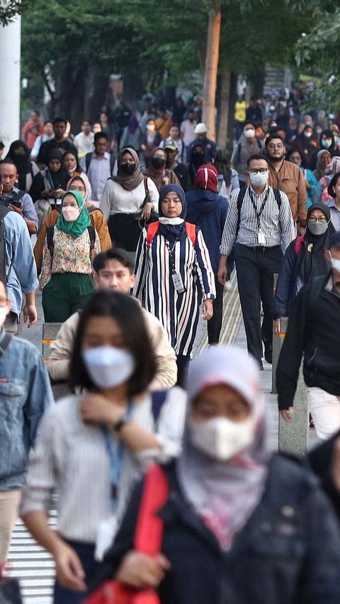 FOTO: Pemprov DKI Akan Uji Coba Aturan Pembagian Jam Kerja untuk Tekan Kemacetan