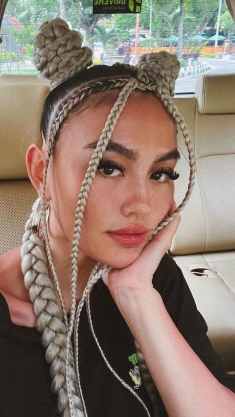 Disebut Nenek-nenek Gaya Hip Hop, Ini Potret Terbaru Agnez Mo yang Makin Stunning dengan Karier Gemilang