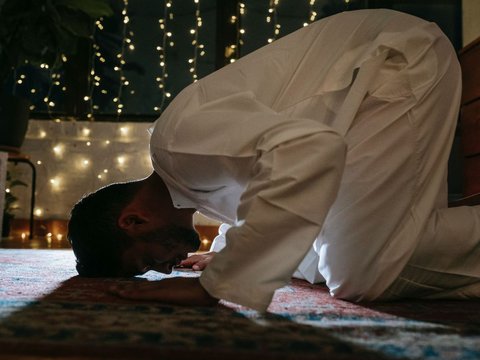 Cara Mengqodho Sholat Fardhu yang Benar Sesuai Syariat Islam