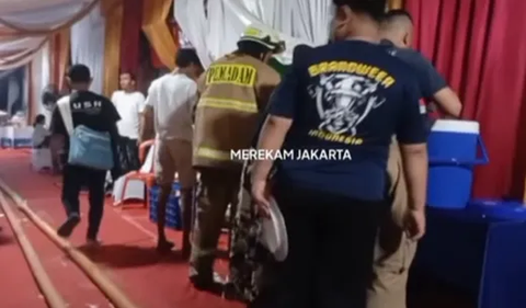 Diundang Makan Malam Hajatan Warga