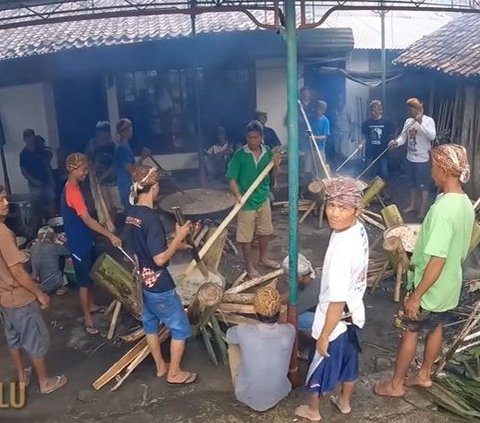 Keseruan Warga Bonokeling Rayakan Perlon Besar, Pertahankan Tradisi Adat Jawa Kuno