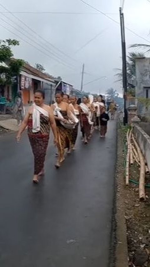 Keseruan Warga Bonokeling Rayakan Perlon Besar, Pertahankan Tradisi Adat Jawa Kuno