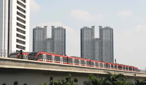 Kelima, masyarakat diperkenankan untuk makan di stasiun, namun tidak diperkenankan di dalam kereta.