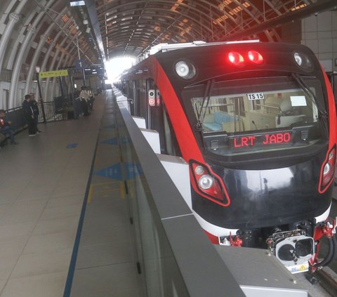 Kementerian Perhubungan bersama dengan PT KAI mulai mengoperasikan LRT Jabodetabek secara terbatas hari Rabu (12/7/2023). Pengoperasian terbatas LRT Jabodebek ini dilakukan pada 12 Juli hingga 26 Juli 2023.
