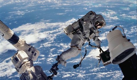 Ketika astronot kembali ke Bumi, terkadang kondisinya tidak sebugar saat pertama melakukan perjalanan misi ke luar angkasa.