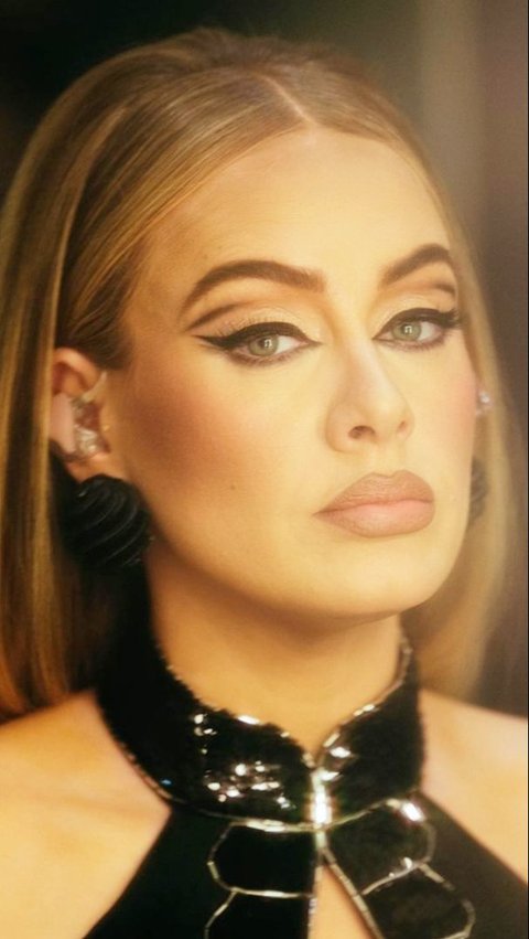 12. Adele