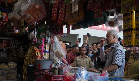 Tak hanya itu, Ganjar mengharapkan revitalisasi Pasar Cuplik dapat meningkatkan kenyamanan, serta keamanan pedagang dan pengunjung pasar saat bertransaksi.