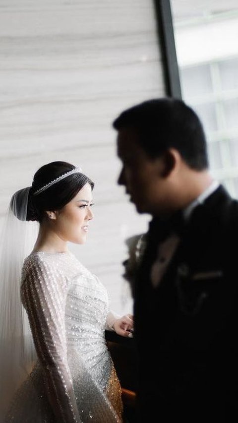 Berkonsep Intimate Wedding, Intip Momen Pernikahan Tina Toon yang Baru Dipublish