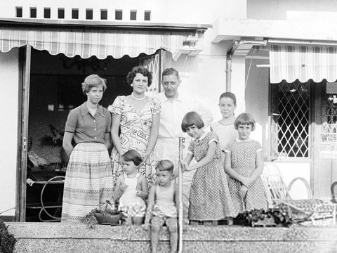 Potret Lawas Orang Belanda Diusir dari Indonesia Tahun 1957, Berbondong-bondong Naik Kapal Laut