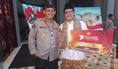 Habibie menilai, kemenangan ini juga menjadi spesial. Karena jadi kebanggaan cita-cita almarhum orangtuanya yang ingin melihat anaknya berprestasi dalam karya tulis.