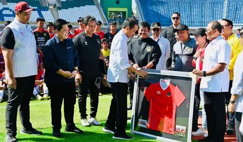 Jokowi menyampaikan puja pujinya pada PSSI di bawah kepemimpinan Erick Thohir.