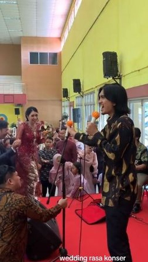 Duta Sheila On 7 Nyanyi di Kondangan jadi Pusat Perhatian, Wedding Rasa Konser