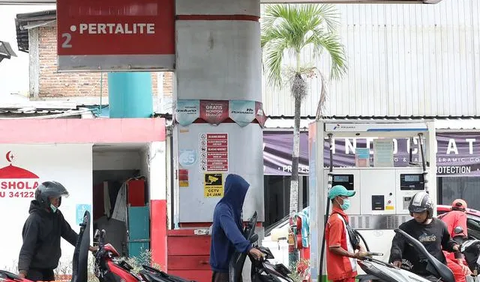 Politikus PKS ini mengatakan, belum tahu gedung milik siapa yang disewa Pertamina. Ia duga ada main belakang.