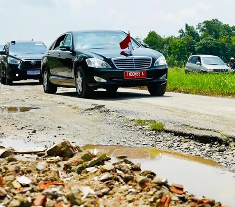 Sementara itu di Indonesia, dengan pembangunan infrastruktur yang masif ini ternyata baru 40 persen saja. Diperkirakan, sampai tahun 2024 baru mencapai 50 persen stock infrastrukturnya.