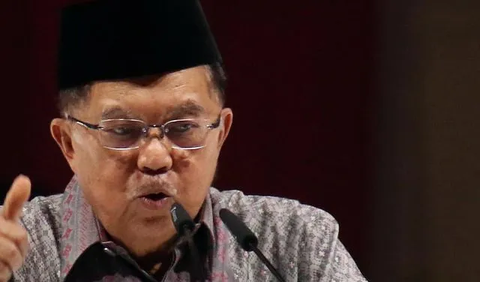 Berkaca pada 2014, nama kader Golkar Jusuf Kalla mendampingi Joko Widodo menjadi calon wakil presiden.