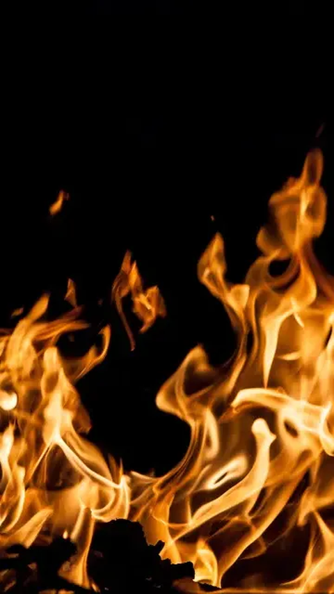 Aksi Sahabat Ganjar Beri Trauma Healing buat Korban Kebakaran di Tambora
