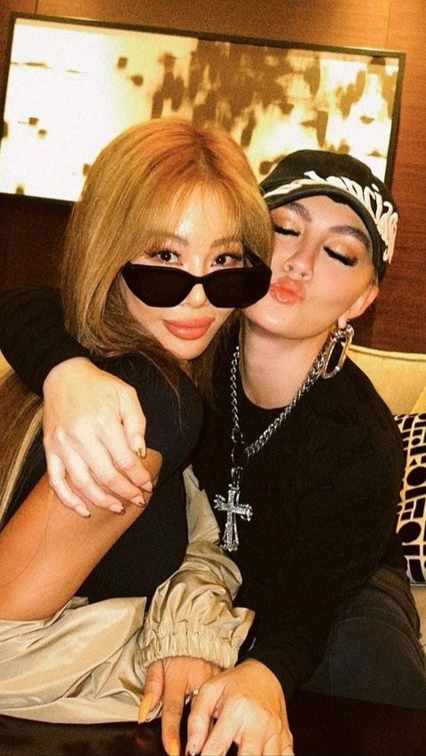 Potret Agnez Mo Bareng Musisi Korea Selatan, Circle Pertemanan Gak Kaleng-kaleng dari Jessi Sampai Jay Park