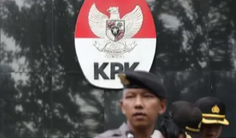 Ardian sebelumnya menjabat sebagai Direktur Jenderal Bina Keuangan Daerah Kementerian Dalam Negeri. Dia terjerat kasus tindak pidana yang dilakukan bersama Kepala Dinas Lingkungan Hidup Kabupaten Muna Laode M. Syukur Akbar.