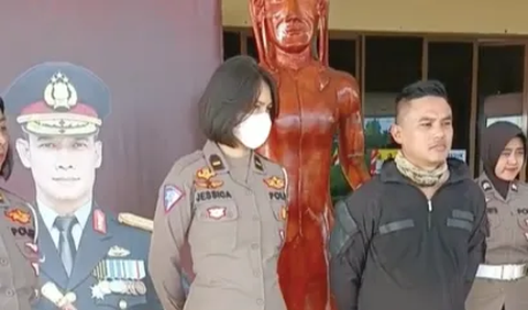 Polisi wanita berparas cantik itu awalnya diminta untuk push up dan kemudian dikejutkan dengan pembekukan.