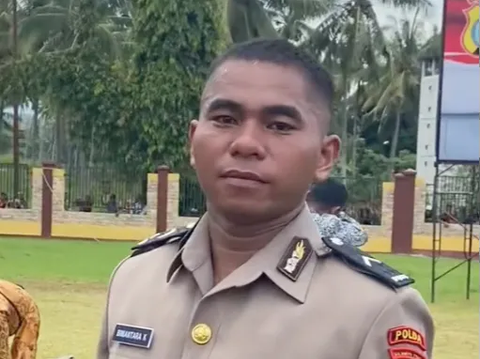 Bintara Polri Mematung Usai Upacara