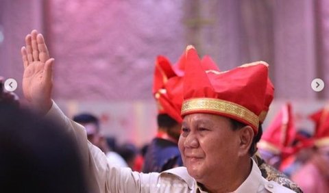 Menteri Pertahanan (Menhan) Prabowo Subianto menyerahkan bantuan 1.415 sepeda motor dinas di Makassar.