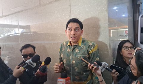 Aktor yang juga Mantan Wakil Bupati Indramayu Lucky Hakim mengaku sempat ingin marah kepada pimpinan Pondok Pesantren (Ponpes) Al-Zaytun Panji Gumilang.