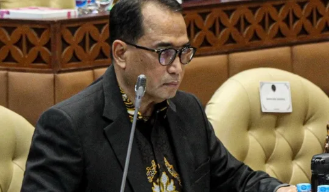 Adita meminta KPK menjadwalkan ulang pemanggilan terhadap Budi Karya. Dia memastikan, Budi Karya akan kooperatif dan mendukung kerja-kerja pemberantasan rasuah.